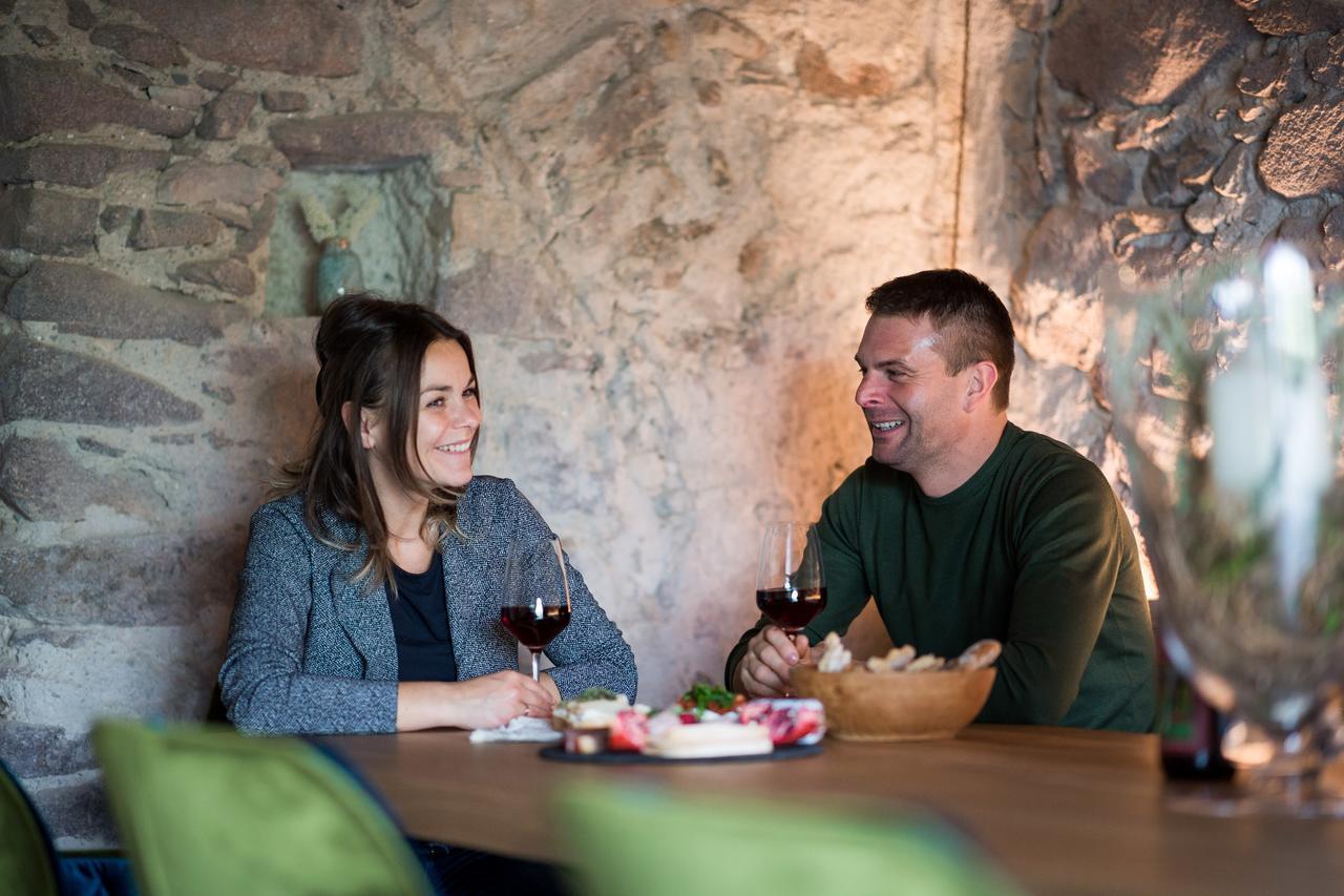 Weingut Weidlhof - Suite & Breakfast - Vacation For Wine Lovers 칼다로 외부 사진